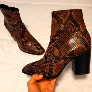Zara Snakeskin Booties Size 37 (6.5)